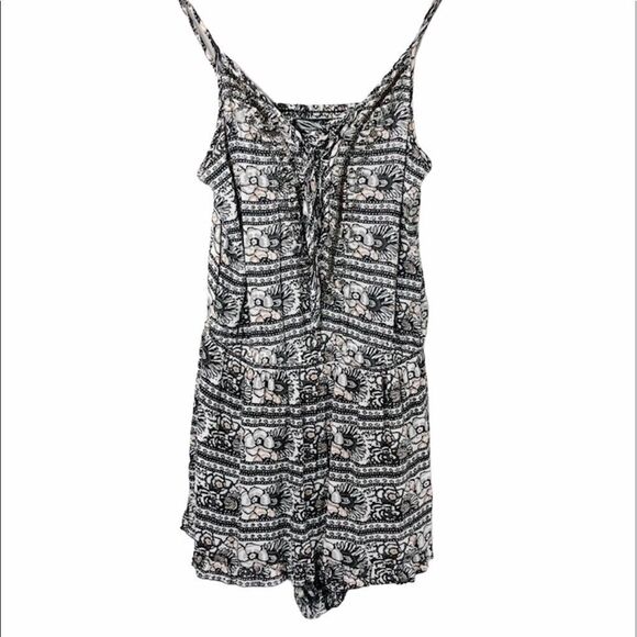 American Eagle Pattern Open Back Romper - Picture 1 of 9